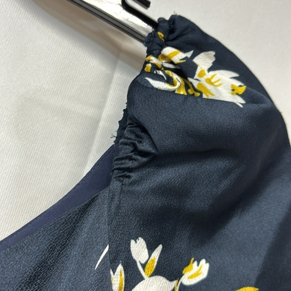Sam Edelman Navy Floral Midi  tossed flower puff  stretchy sleeve Dress size 4 - Picture 6 of 10